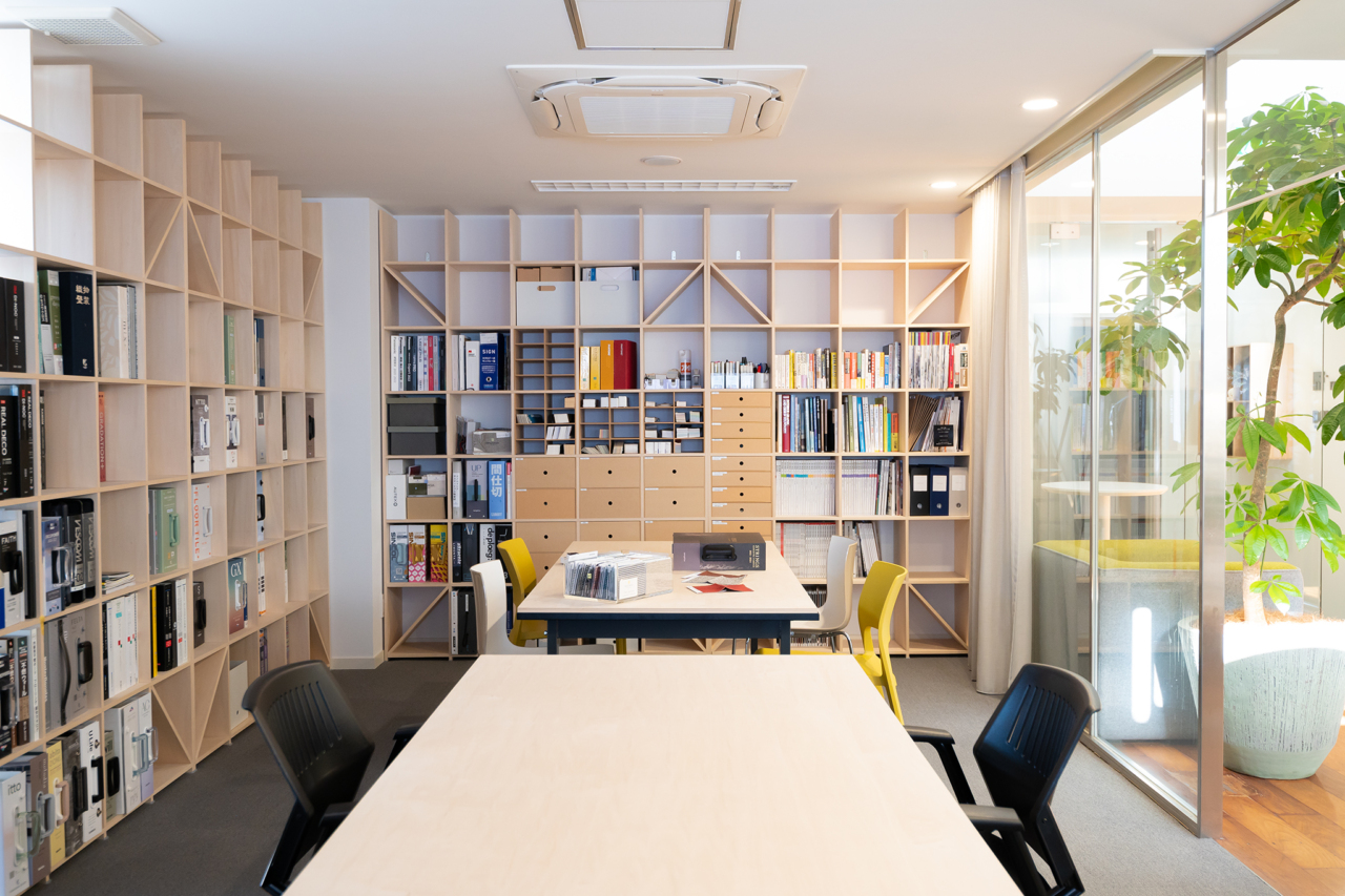 株式会社ミダス