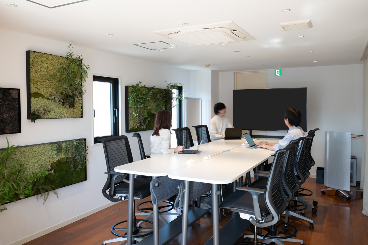 株式会社ミダス