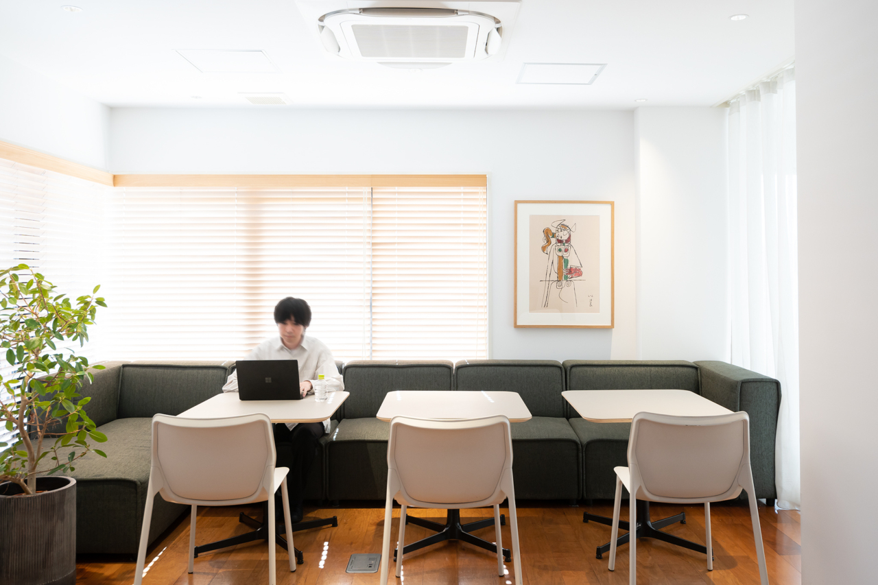 株式会社ミダス